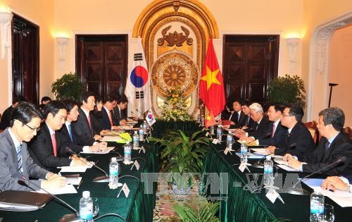 Vietnam, South Korea to bring strategic cooperative partnership to new height - ảnh 1